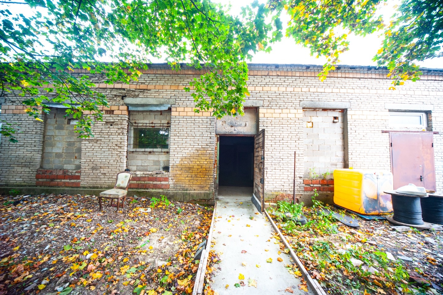 Сдам капитальное помещение 140 м² в д. Лыткино, Солнечногорский район

Адрес: д. Лыткино, Солнечногорский район (30 км от МКАД, рядом с Зеленоградом и ЦКАД).

Характеристики помещения:

Площадь: 140 м²

Высота потолка: 3 м

Электрическая мощность: 30 кВт

Есть вода и слив

Есть место под установку п
